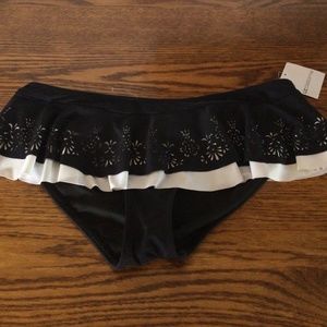 ⚫️Liz Claiborne plus size bikini bottoms w/eyelet & ruffle NWT